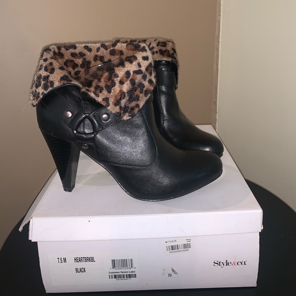 Style & Co. HeartBreak Booties - Picture 3 of 4
